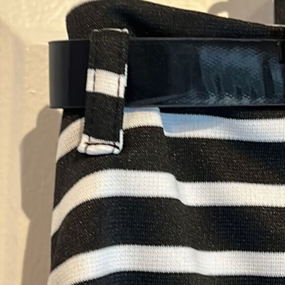 Black and White Striped Knee Length Shirt Size 6 - Picture 6 of 7